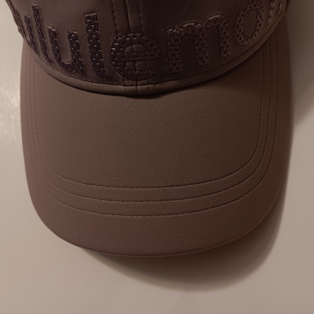 Lululemon Adjustable Hat Gray Color Preowned Exce… - image 3